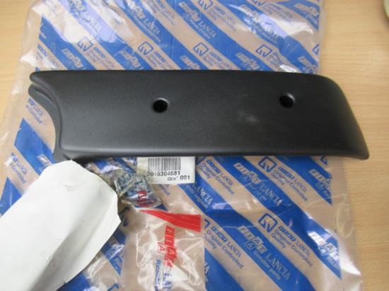 46304681 Sierstuk voorstoelen linkerzijde