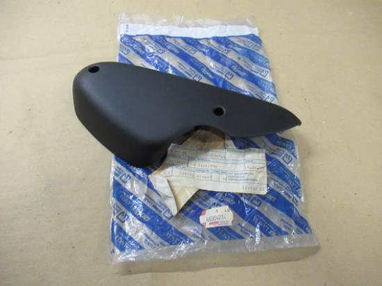 46304714 Sierstuk voorstoelen