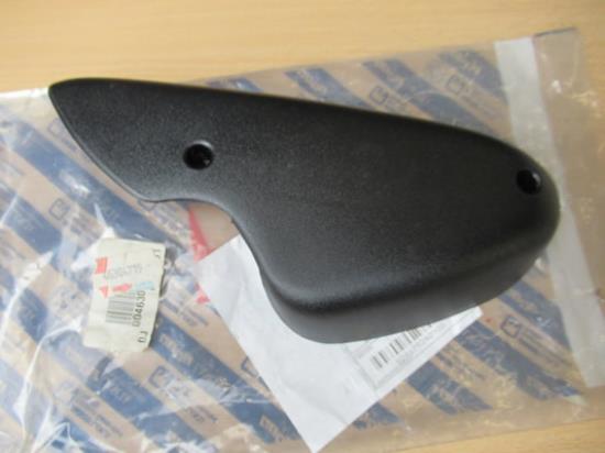 46304715 Sierstuk voorstoelen