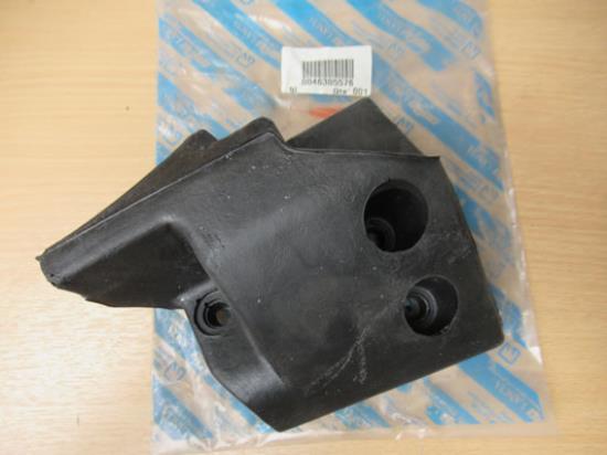 46305576 Bescherming motorruimte rechterzijde