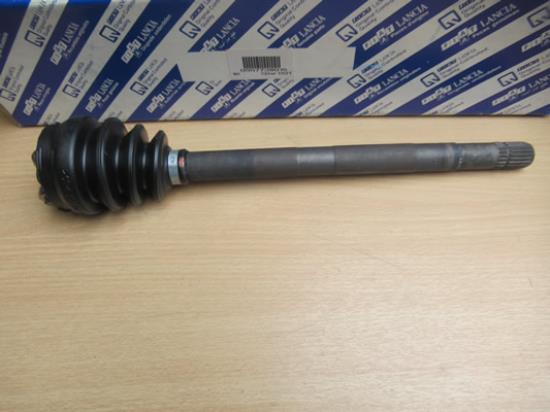 7739015 Aandrijfashelft linkerzijde