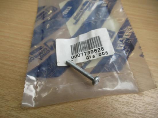 7739628 Bout voor brandstofleiding