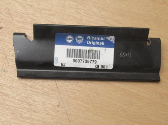 7739779 Beugel voor accu