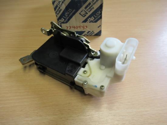 7740599 Deurslot rechter achterzijde