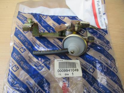 9941049 Houder voor carburateur