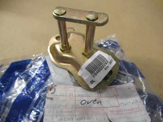 46532293 Vangplaatje achterbank rechterzijde