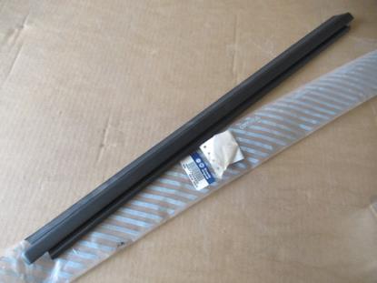 51702420 Zeemlijst voor portier rechtsachter