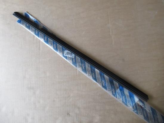 60673948 Raamrubber rechtsachter