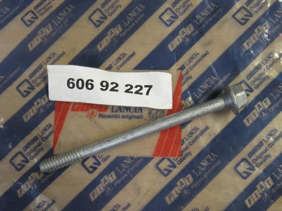 60692227 Bout M8x110