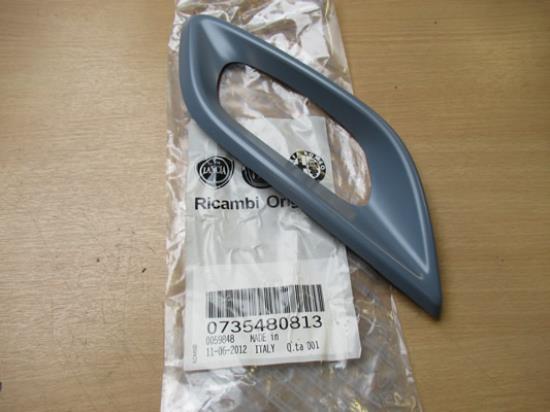 735480813 Sierstuk voor mistlamp linkerzijde