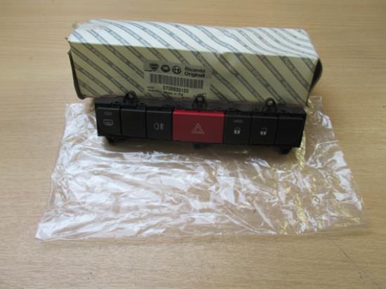 735533120 Schakelpaneel voor dashboard