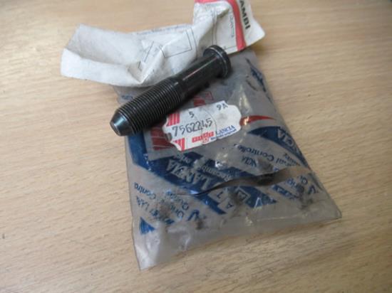 7562245 Pen achterbank