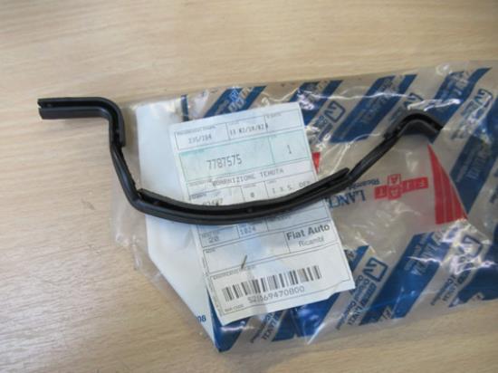 7787575 Pakking distributiekap