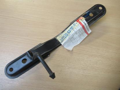 7788200 Dwarsbalk voor uitlaat