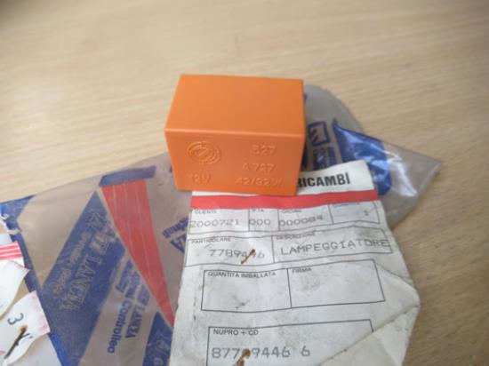 7789496 Relais gevarenlichten