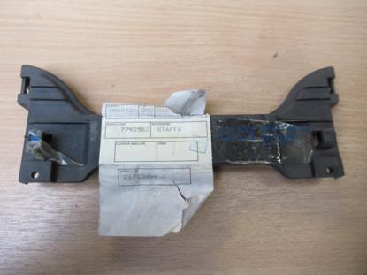 7792582 Beugel middenconsole