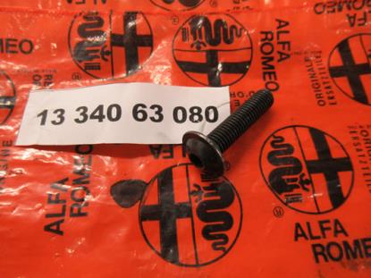 1334063080 Bout koppeling