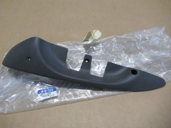 183584160 Sierstuk voor rechter voorstoel