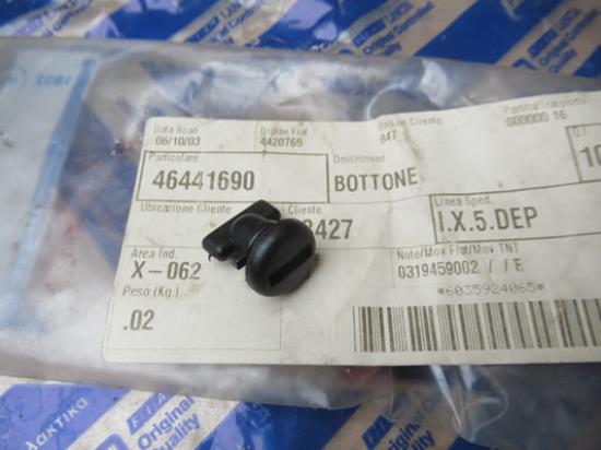 46441690 Plug kofferbak