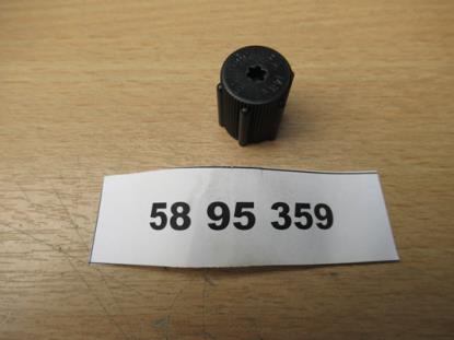 5895359 Plug airco