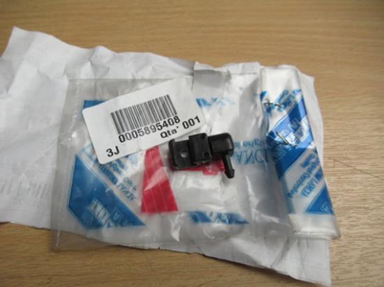 5895408 Sproeikop ruitenwisser linkerzijde