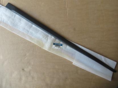 735272948 Stootstrip linksachter