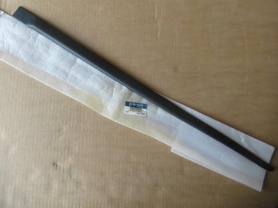 735272948 Stootstrip linksachter