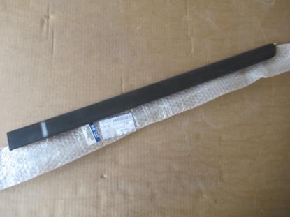 735365880 Stootstrip linksachter