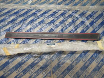 735403821 Stootstrip rechtsachter