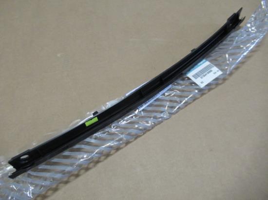 735418900 Stootstrip rechtsachter