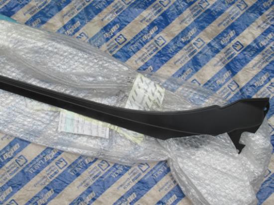 735440843 Sierlijst voorruit rechts