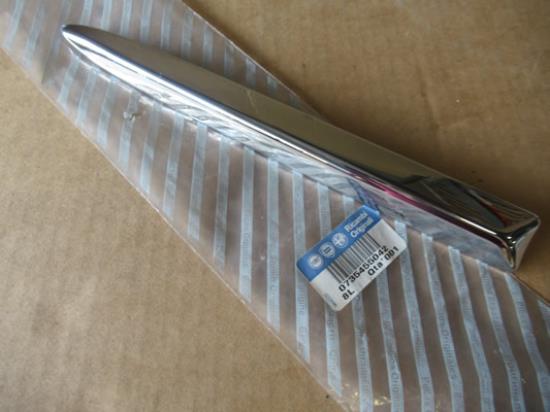 735455042 Sierlijst voorbumper rechterzijde