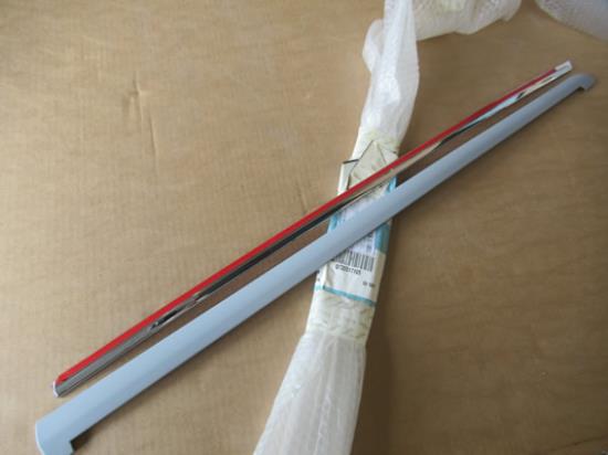 735517105 Sierlijst linksvoor