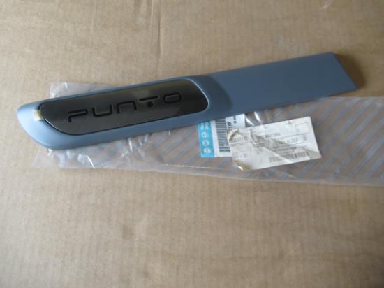 735517110 Stootstrip rechtsachter