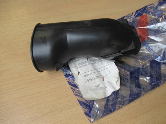 7573551 Luchtgeleider