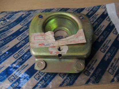 7573877 Steun vering linksvoor