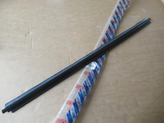 7640412 Raamrubber portier rechtsvoor binnenzijde