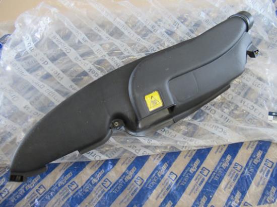 7786593 Luchtgeleider