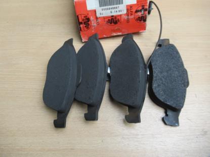 9948887 Remblokset voorzijde met sensor