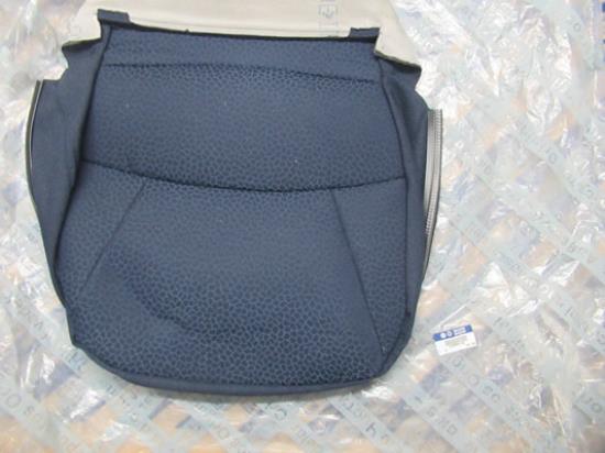 183966140 Bekleding zitting middelste voorstoel