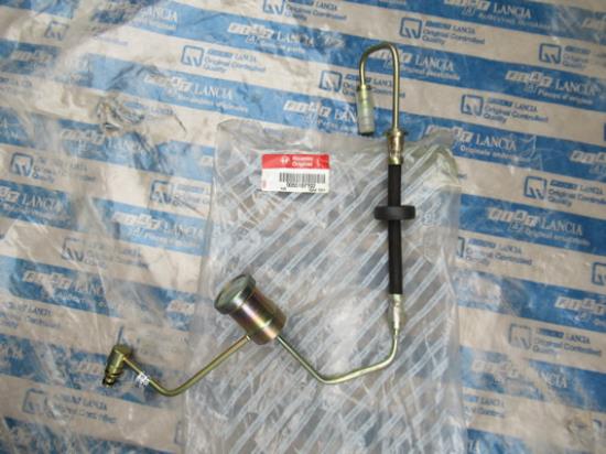 55187102 Koppelingsleiding loopt naar de koppelingscilinder