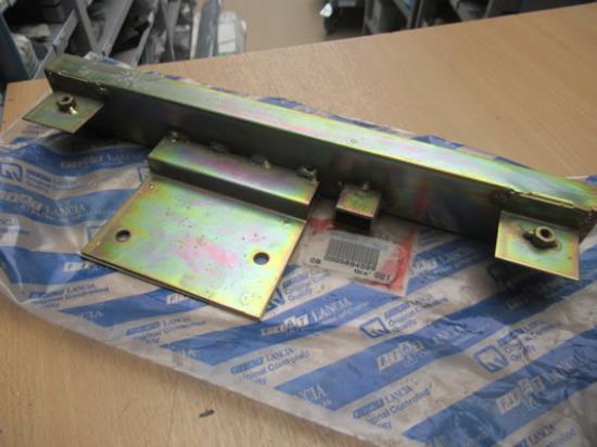 5894599 Beugel voor gepantserd voertuig