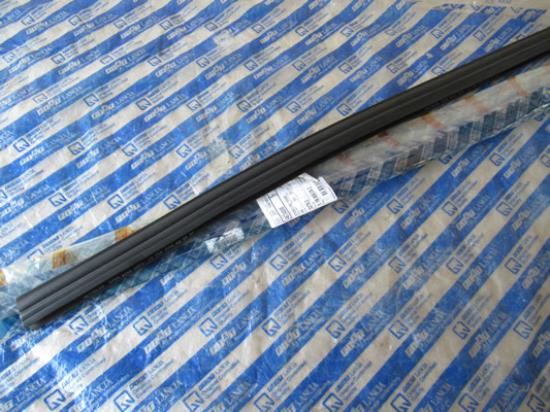 46784598 Pakking motorkap paravanzijde