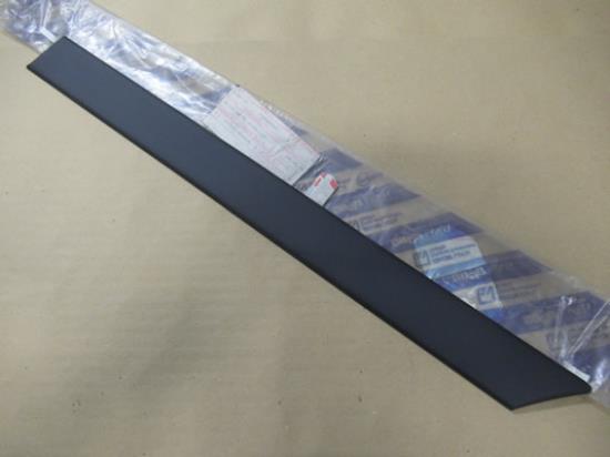 710922080 Stootstrip linksachter