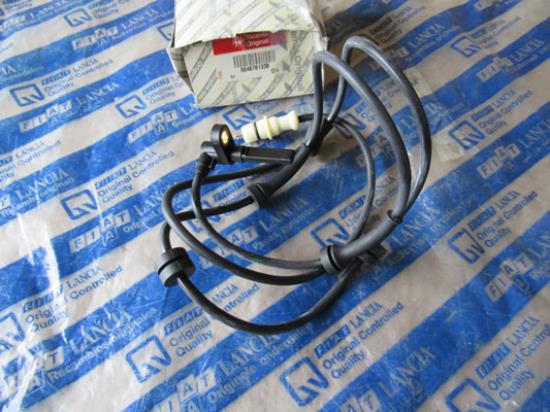 46761338 ABS Sensor rechtsachter