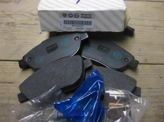 77364473 Remblokset voorzijde