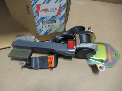 71735946 Veiligheidsgordel rechtsvoor