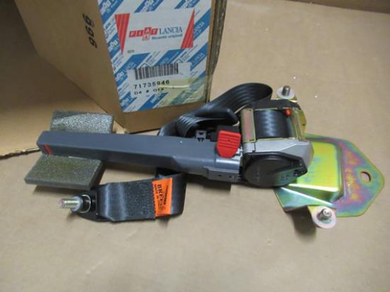 71735946 Veiligheidsgordel rechtsvoor