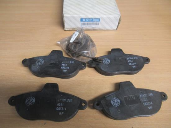 77362238 Remblokset voorzijde