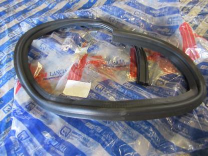 4484886 Profiel voor motorkap